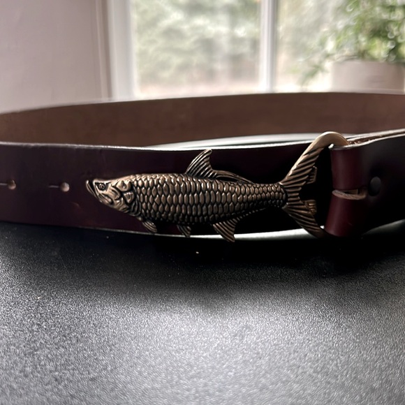 Hook n Hide Leather Belt - Picture 1 of 6
